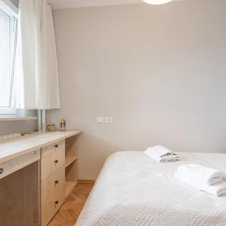 Apartment Chic - Stare - Cozy And Stylish - Zamenhofa
